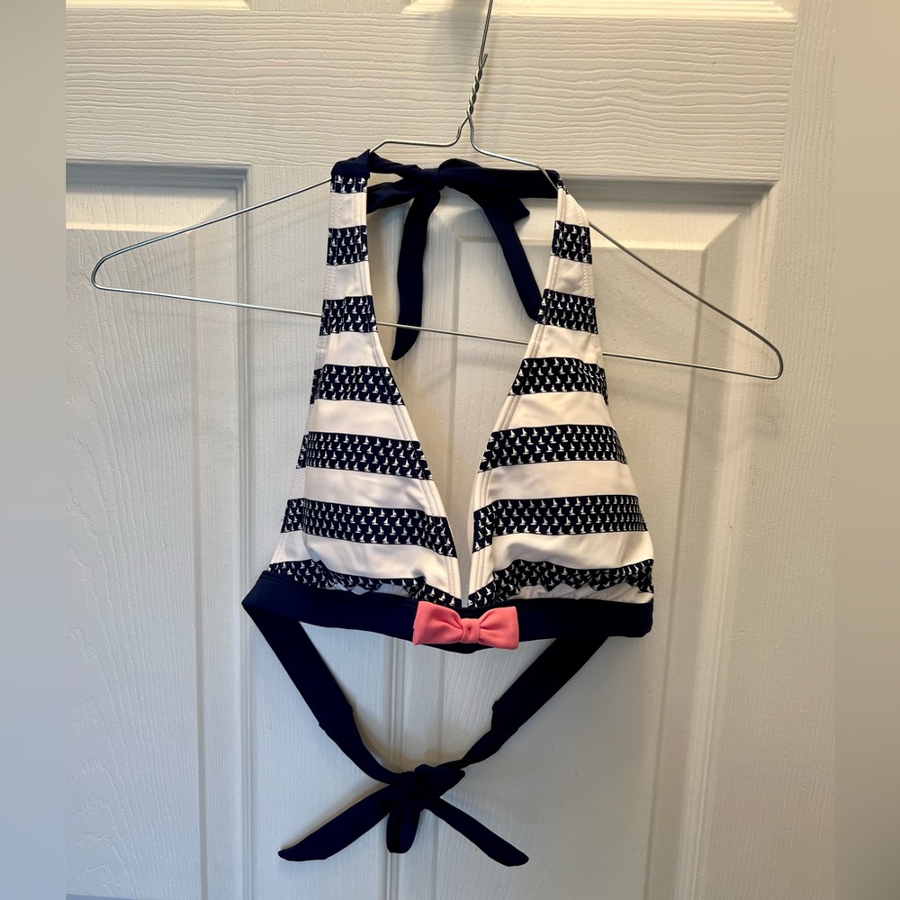 Venus NWOT sailboat halter bikini top. XL. tried on only. Matching bottoms avail - Picture 4 of 5